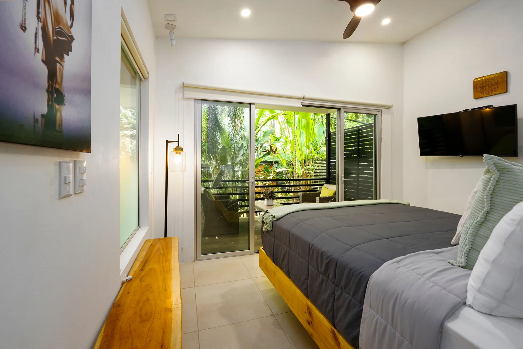 Dormitorio y patio de Mango