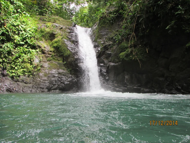 Catarata Uvita waterfall
